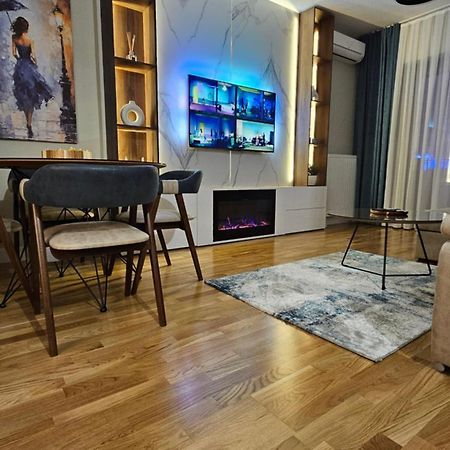 Anika Luxury Apartment At Diamond Center 斯科普里 外观 照片