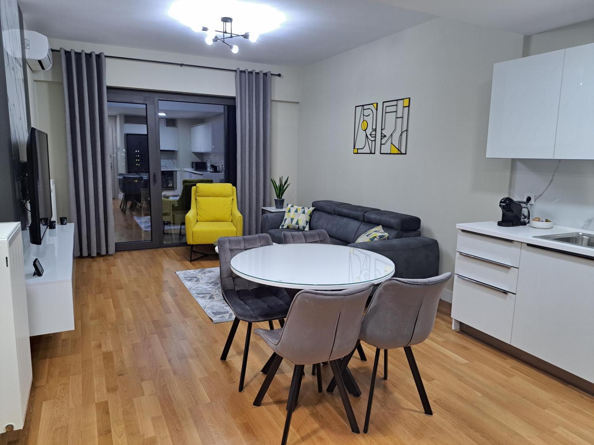 Anika Luxury Apartment At Diamond Center 斯科普里 外观 照片