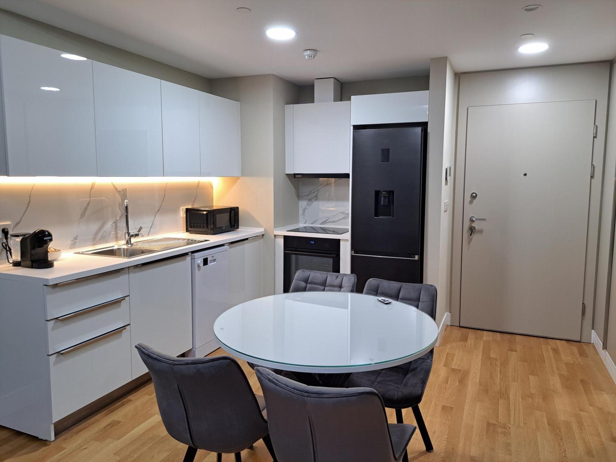 Anika Luxury Apartment At Diamond Center 斯科普里 外观 照片