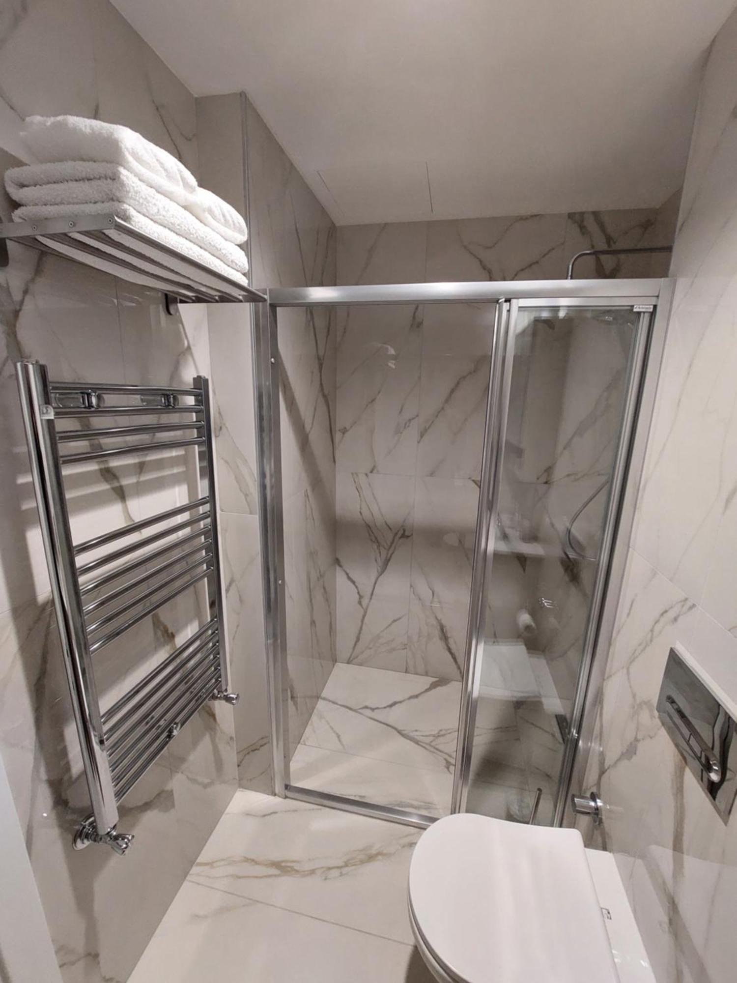 Anika Luxury Apartment At Diamond Center 斯科普里 外观 照片
